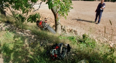 Şarampole devrilen motosikletin sürücüsü öldü
