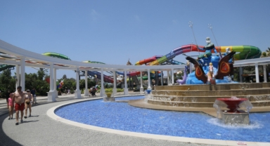 Sıcaktan bunalanların adresi tema park