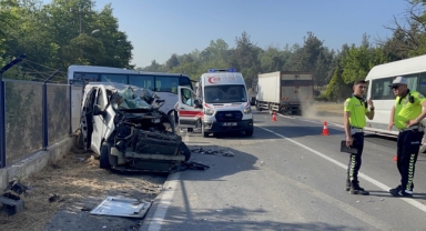 Tekirdağ'da feci kaza! İşçi servisi ile minibüs çarpıştı