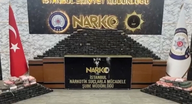 Zehir tacirlerine büyük darbe! 373 kilo kokain ele geçirildi!