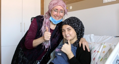 Annesinin böbreği ile yaşama tekrar tutundu