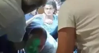 Asansörde mahsur kaldılar... İtfaiye kurtardı