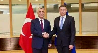 Bakan Bolat Dombrovskis ile görüştü