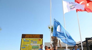 Belediye plajına mavi bayrak