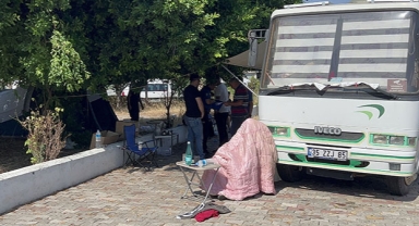 Cesedini arkadaşı sandalyede buldu
