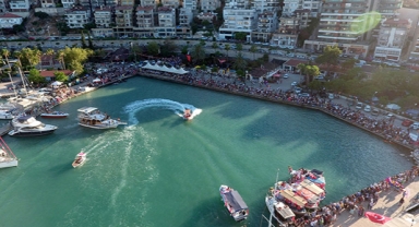 Finike'de doyasıya festival