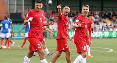 Fransa’da asist genç Emre’den