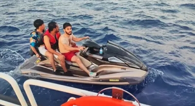 Jet skiyle kaçmaya çalıştılar