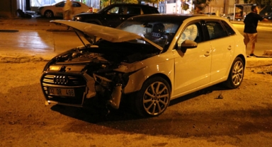 Kafa kafaya çarpıştılar! Araçlarda maddi hasar oluştu