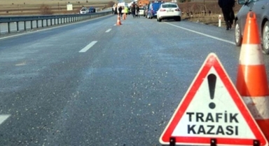 Kamyon şarampole devrildi... Sürücü yaralandı