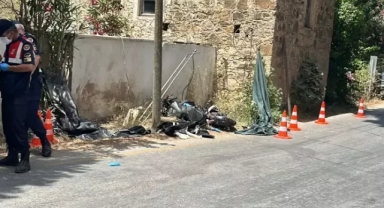 Kazada motosikletteki 2 kişi öldü