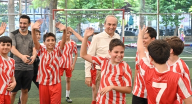 Kepezli çocuklar Kocagöz’le mutlu