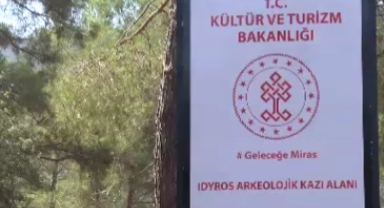 Köprünün kemer taşları derede bulundu