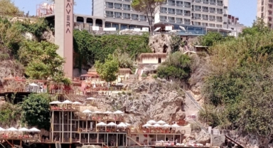 La’vera Otel’in asansörü yıkılıyor!