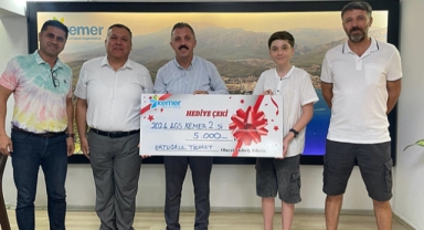 LGS şampiyonlarına Kaymakam'dan ödül