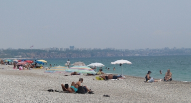 Nemden bunalanlar gölgelik alanlarda yoğunluk oluşturdu