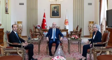 Numan Kurtulmuş DBP Eş Genel Başkanları ile bir arada