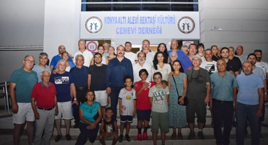 Oruç lokması dağıttı