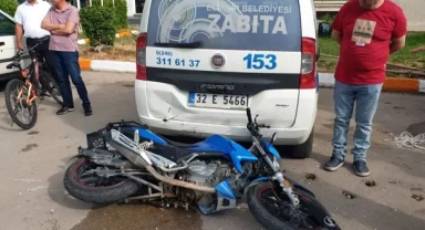 Otomobille motosiklet çarpıştı: 1 yaralı