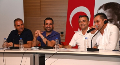 Pazarcılarla buluştu