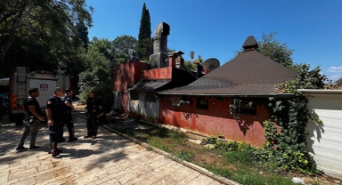 Restoran bacasındaki yangın söndürüldü