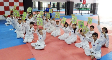 Spor yaparken sosyalleşiyorlar