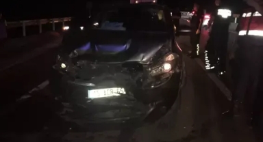 2 otomobilin çarpıştığı kazada 6 kişi yaralandı