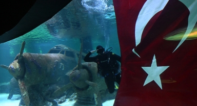 Akvaryumda bayrak açtılar