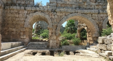 Antik dönemin ihtişamı: Perge Antik Kenti