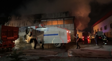 Fabrika yangını panik yarattı