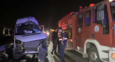 Feci kazada minibüs sürücüsü yaralandı