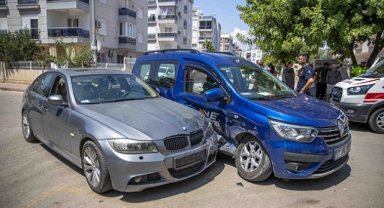 Kazada hamile kadın hastaneye kaldırıldı