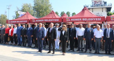 Zafer Bayramı törenle kutlandı