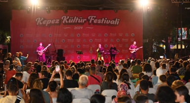 Kepez’de müzik şöleni sürüyor