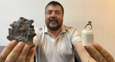 Meteor taşından eşine yüzük yaptırdı