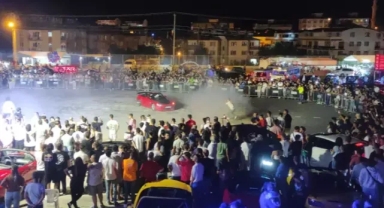 Modifiyeli araçlardan drift şov