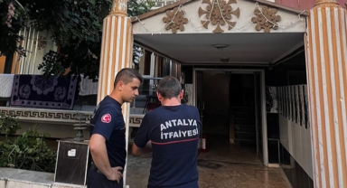 Otelde yangın çıktı... Büyümeden söndürüldü