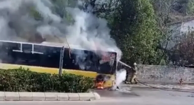 Otobüs alev alev yandı
