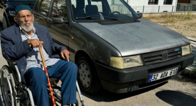 Otomobilini şehit ve gaziler derneğine bağışladı