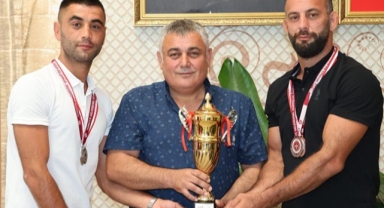 Pehlivanlardan Başkan’a ziyaret