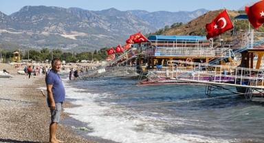 Suluada'da tur teknesi işgali