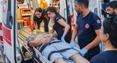 Taksicilerin müşteri kavgası: 3 yaralı