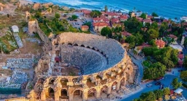 Tarih ve kültürün kesiştiği mekan: Side Antik Kenti