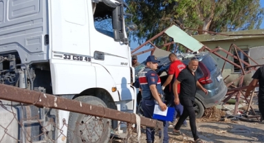 Tırla cip çarpıştı:1 kişi hayatını kaybetti, 6 kişi yaralandı
