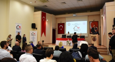 12 çocuk koruyucu aileleriyle buluştu