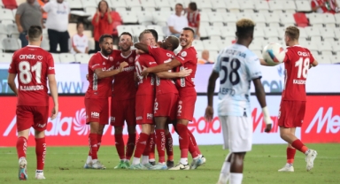 Antalyaspor evinde galip