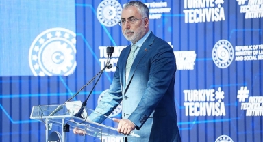 Bakan Işıkhan: İlk başvuruda 3 yıla kadar çalışma izni düzenlenecek