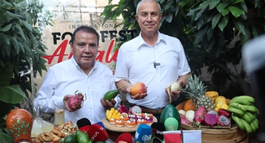 Başkanlardan meyve hasadı