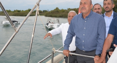 Çavuşoğlu, esnaf ve STK'larla bir arada