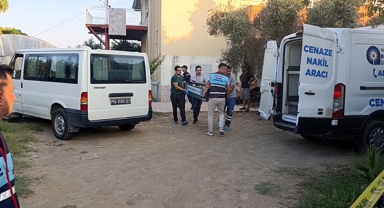 Çocukların oynadığı tüfek ateş aldı